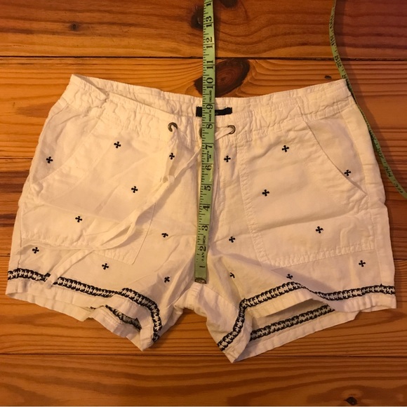 Gap White Navy Cotton Embroidered Shorts, EUC, 2 - Picture 6 of 9